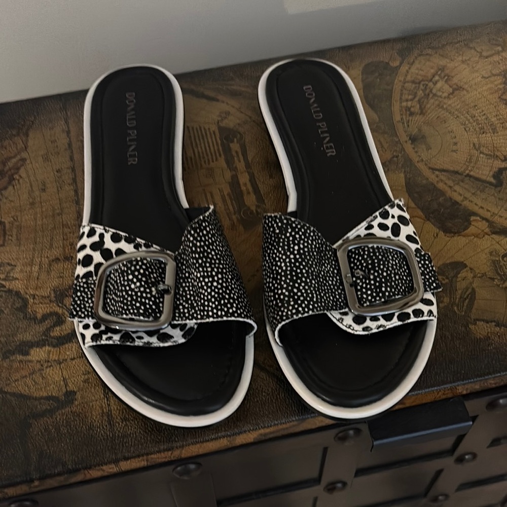 Donald Pliner Sandals